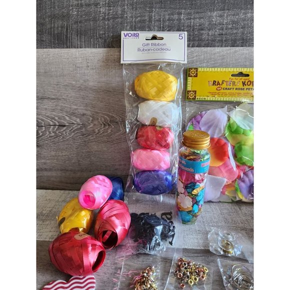 3D Lot Scrapbook Embellishments Ribbons Petals Feathers Flowers Retired NEW #49 - Picture 3 of 14